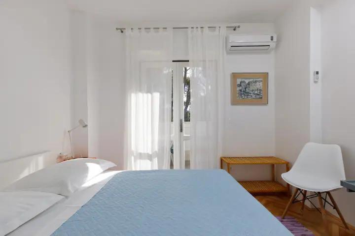 Apartment & Rooms Nugal Макарска Номер фото